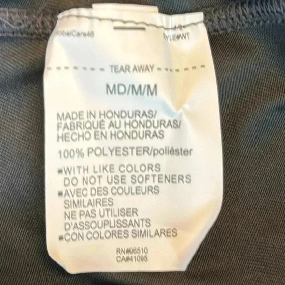 Under Armour Heatgear Long Sleeve Half Zip Pull Over - Size M - Picture 11 of 11